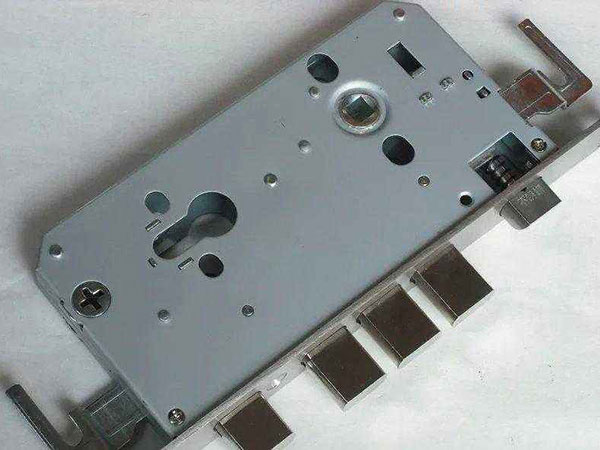 兴宾24小时上门开锁公司